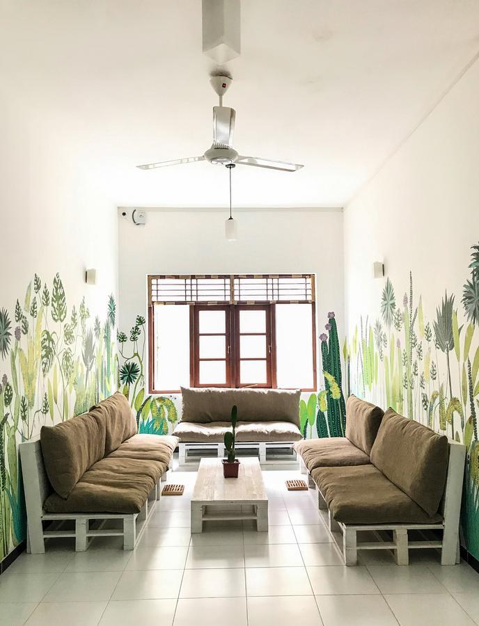 Bed & Bicycle Hostel Dehiwala-Mount Lavinia ภายนอก รูปภาพ
