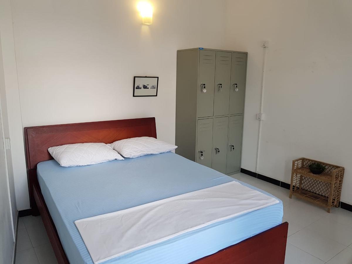 Bed & Bicycle Hostel Dehiwala-Mount Lavinia ภายนอก รูปภาพ