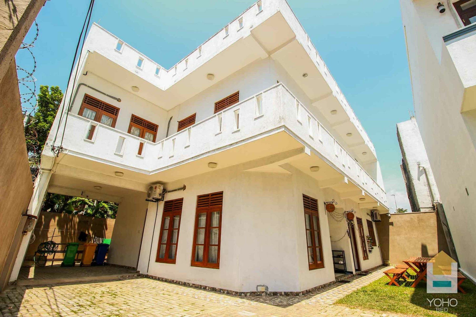 Bed & Bicycle Hostel Dehiwala-Mount Lavinia ภายนอก รูปภาพ