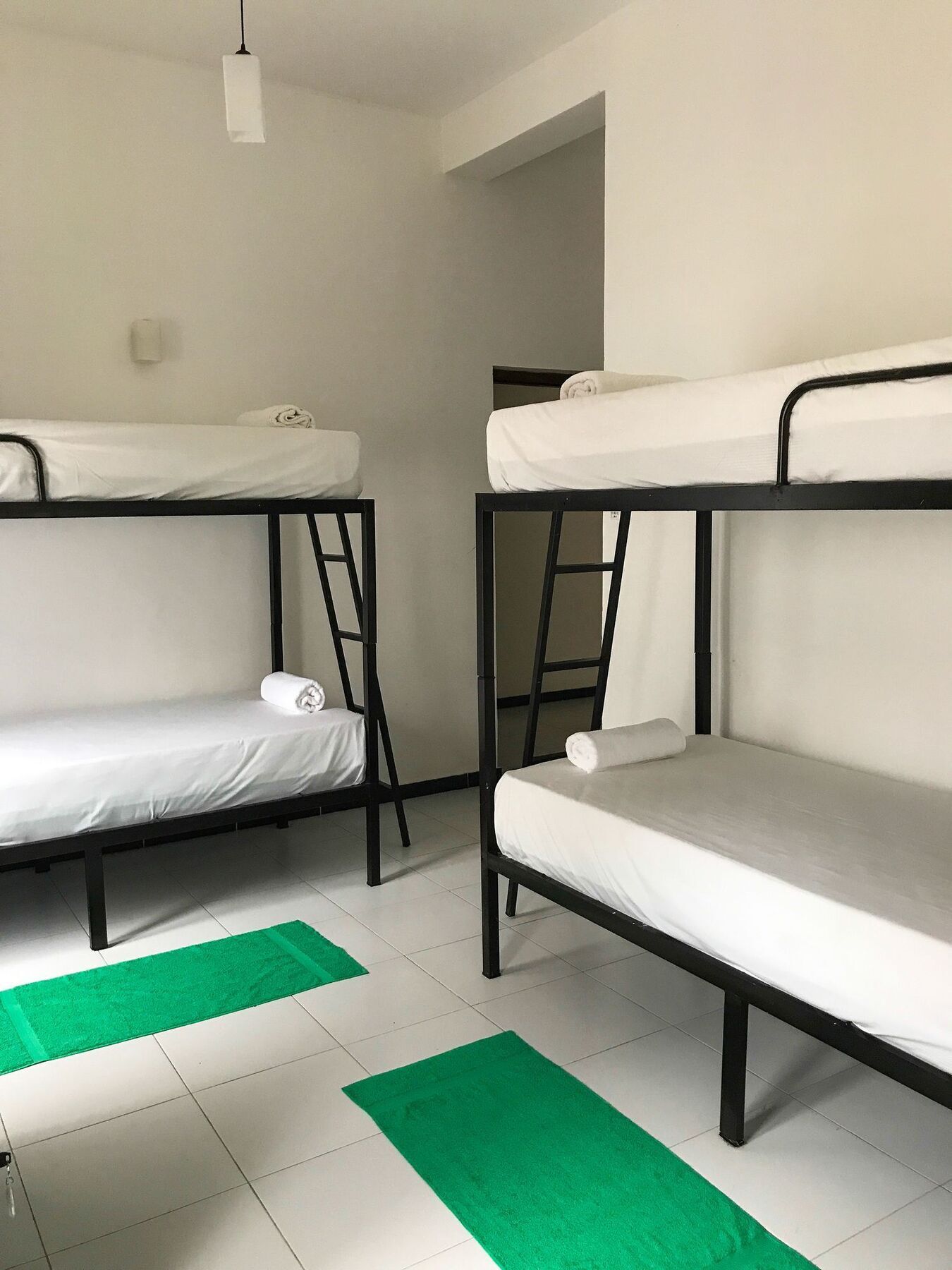 Bed & Bicycle Hostel Dehiwala-Mount Lavinia ภายนอก รูปภาพ