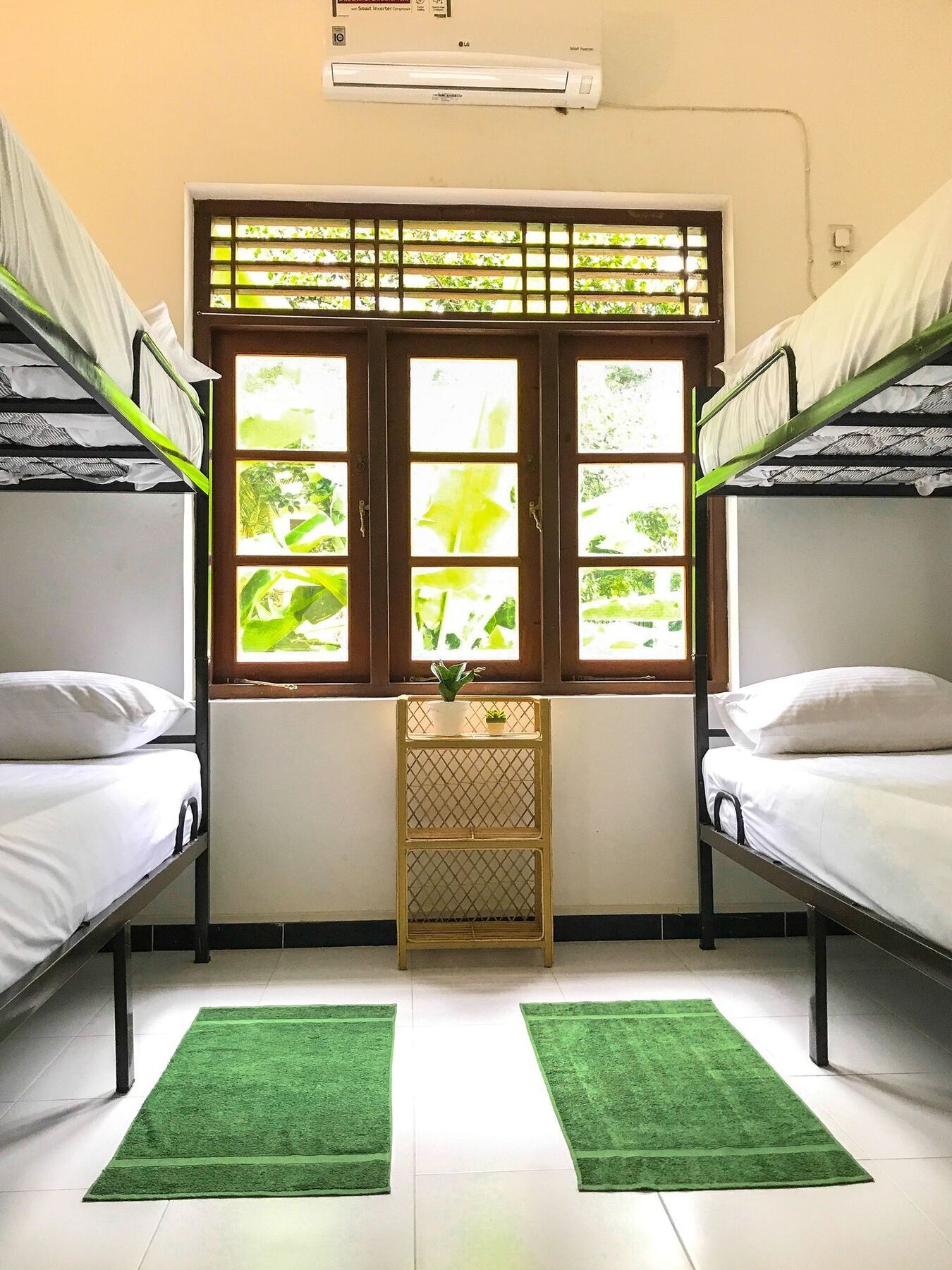 Bed & Bicycle Hostel Dehiwala-Mount Lavinia ภายนอก รูปภาพ